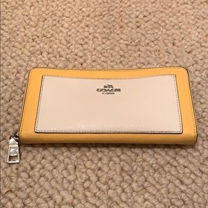 Coach Zip Wallet in Yellow and White